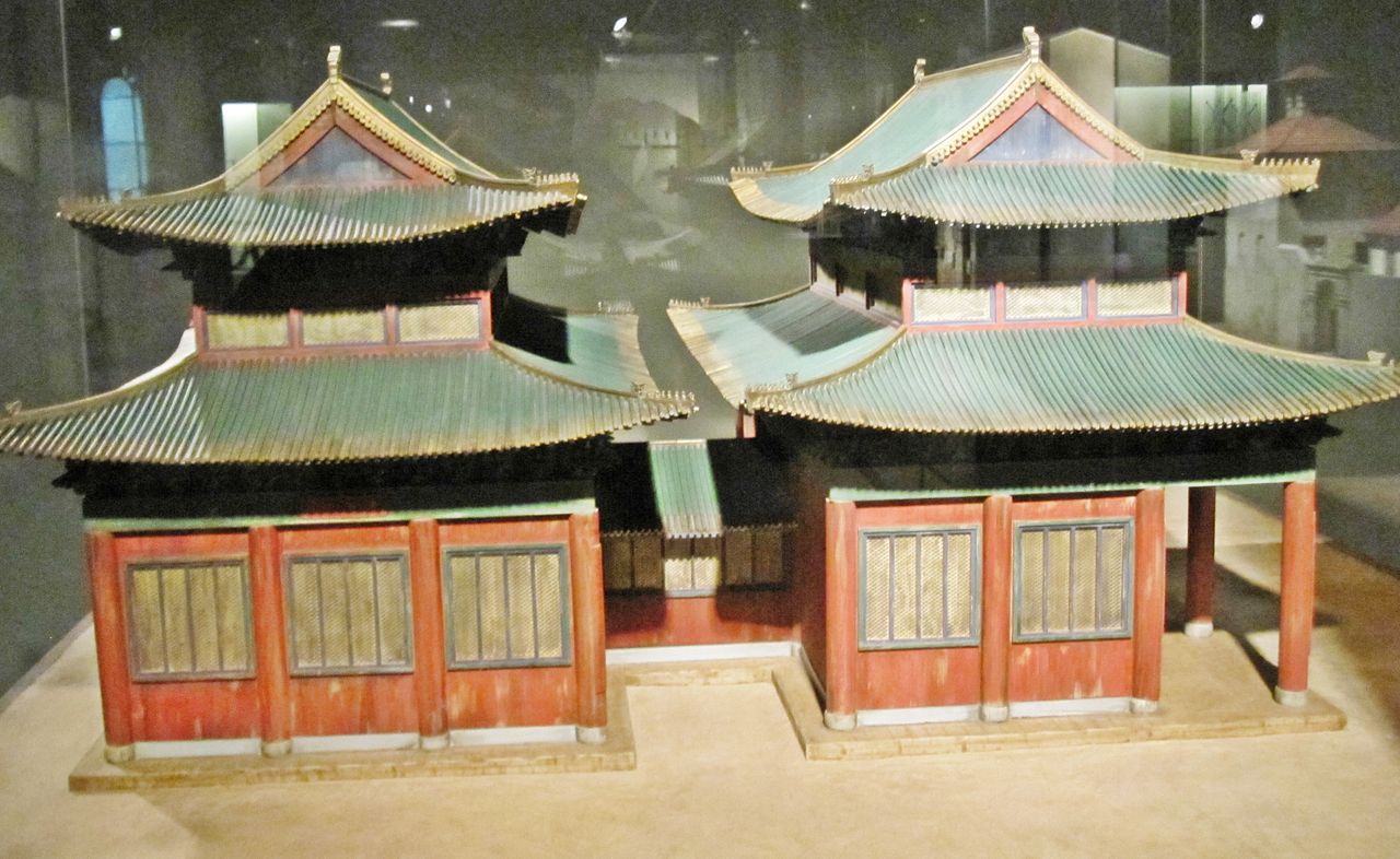 上图:犹太大流散博物馆(The Diaspora Museum)里的开封犹太会堂模型。犹太人被掳巴比伦以后,就开始在散居的各地建造会堂(Synagogue )聚会、敬拜,但会堂并不是神「立祂名的居所」,所以不能在会堂献祭,只能在神指定的耶路撒冷圣殿献祭。主后70年,圣殿被罗马人摧毁,犹太教没有了圣殿,就也没有执行过献祭制度。